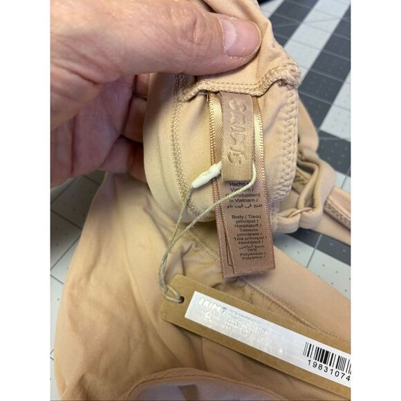 SKIMS NWT Triangle Bralette in Clay Size S - Picture 5 of 5